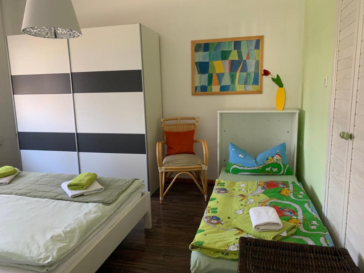 Helenes Ferienwohnung Auf Dem Bauernhof - Lausitzer Seenland Lauta المظهر الخارجي الصورة